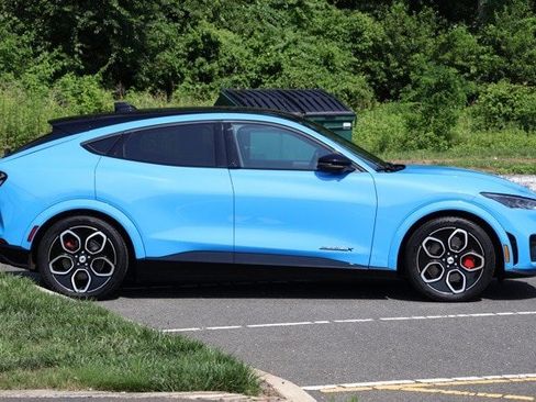 Certified 2022 Ford Mustang Mach-E GT image 4