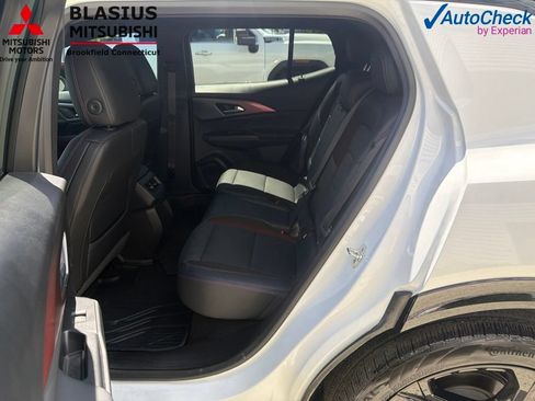Used 2024 Chevrolet Equinox EV RS FWD image 27
