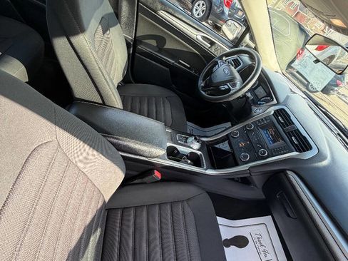 Used 2018 Ford Fusion SE image 31