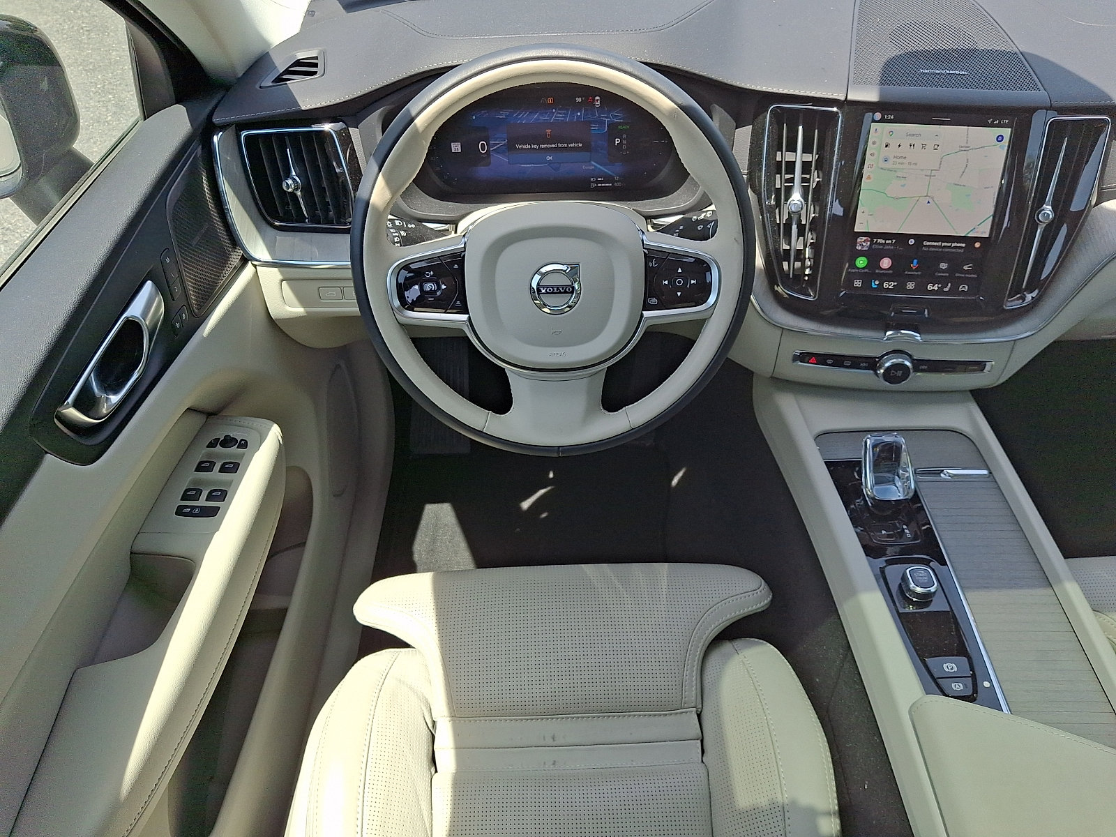 Used 2025 Volvo XC60 T8 Ultra w/ Climate Package AWD/4WD image 10