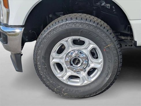 New 2026 Ford F350 XLT w/ FX4 Off-Road Package image 16