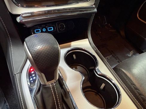 Used 2018 Jeep Grand Cherokee SRT image 33