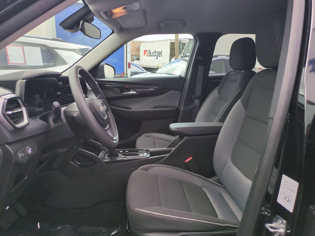 Used 2025 Chevrolet TrailBlazer LT AWD/4WD image 22