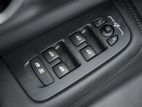 Used 2023 Volvo S60 B5 Plus w/ Climate Package image 35