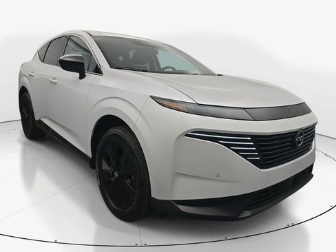 Used 2025 Nissan Murano SV image 2