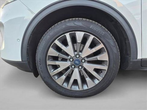 Used 2020 Ford Escape Titanium w/ Titanium Premium Package 2.0 AWD/4WD image 16