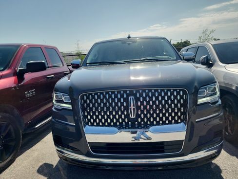 Used 2022 Lincoln Navigator Black Label AWD/4WD image 2