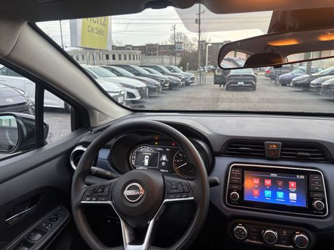 Used 2025 Nissan Versa SV image 34