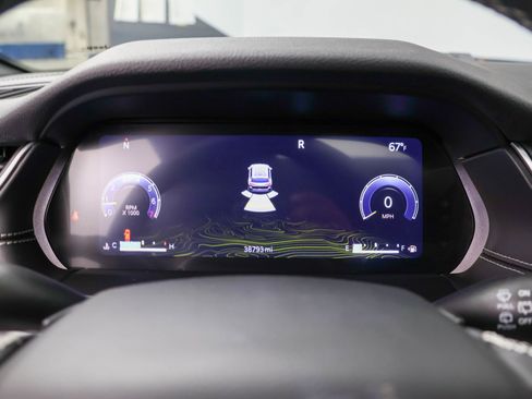 Used 2023 Jeep Grand Cherokee L Laredo image 16