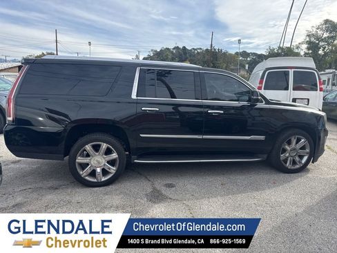 Used 2019 Cadillac Escalade ESV Luxury image 7