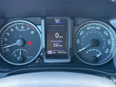 Used 2020 Toyota Tacoma TRD Sport image 28