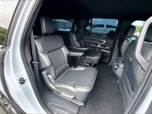 Used 2025 Ford Expedition Max Platinum w/ Stealth Performance Package AWD/4WD image 27