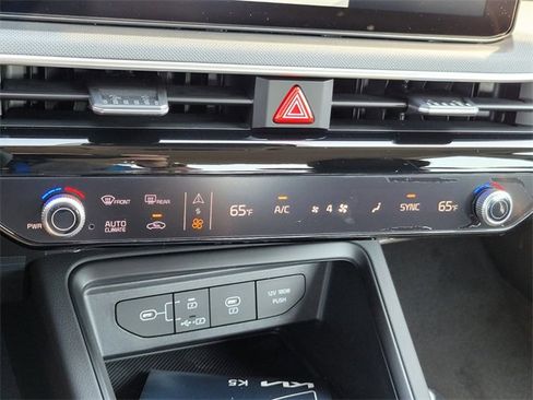 New 2025 Kia K5 LXS image 17