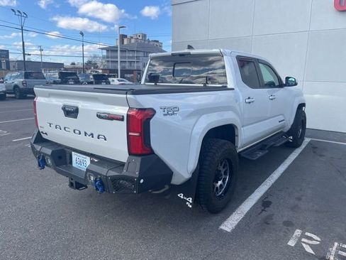 Used 2024 Toyota Tacoma TRD Sport w/ TRD Sport Upgrade Package AWD/4WD image 4