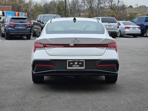 New 2025 Hyundai Elantra Limited image 6