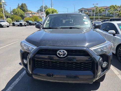 Used 2015 Toyota 4Runner SR5 AWD/4WD image 14