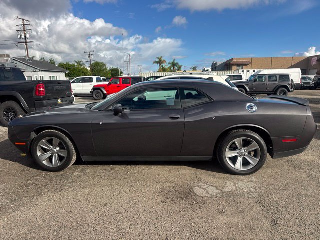 Used 2015 Dodge Challenger SXT RWD image 8