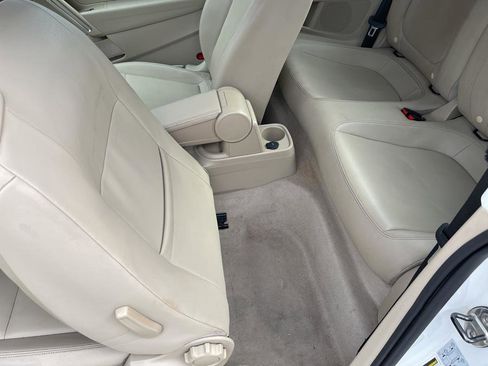 Used 2013 Volkswagen Beetle TDI image 28