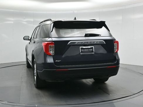 Certified 2023 Ford Explorer XLT RWD image 30