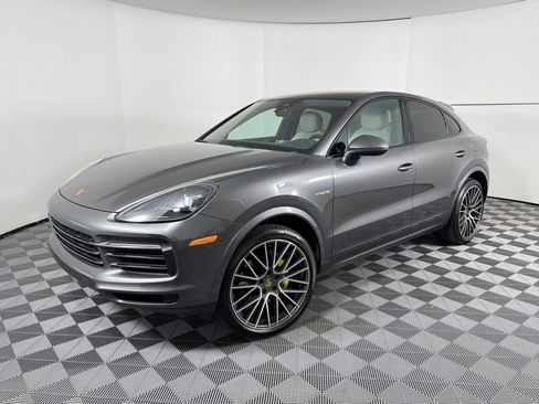 Certified 2022 Porsche Cayenne E-Hybrid Coupe AWD/4WD image 1