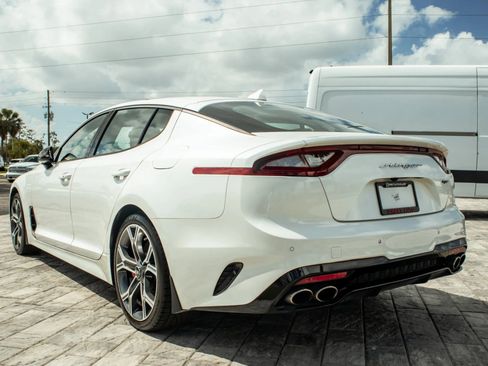 Used 2020 Kia Stinger GT1 RWD image 5