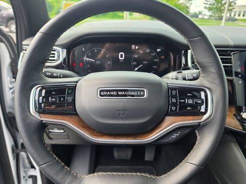 Used 2025 Jeep Grand Wagoneer 4WD w/ 8-Passenger Seating Package image 17