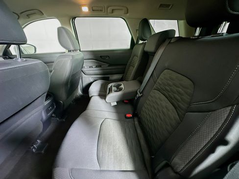 Used 2025 Nissan Pathfinder SV AWD/4WD image 26