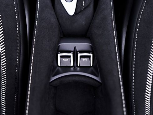 Used 2024 McLaren 750S Spider image 79