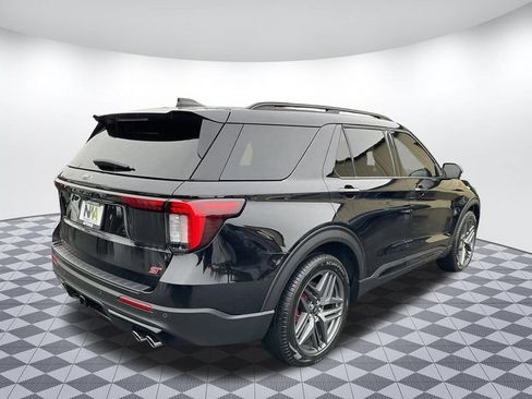 Used 2025 Ford Explorer ST AWD/4WD image 3