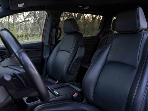 Used 2025 Honda Odyssey Sport-L image 17