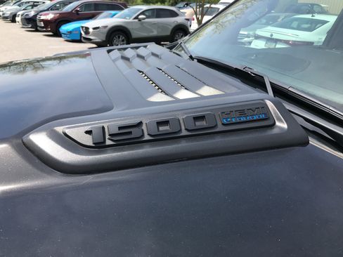 Used 2023 RAM 1500 Laramie AWD/4WD image 5