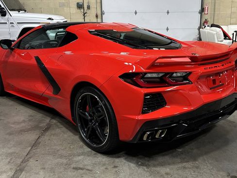 Used 2021 Chevrolet Corvette Stingray Coupe w/ Z51 Performance Package image 12