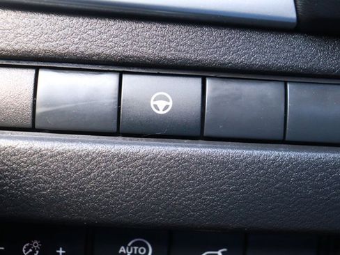 Used 2025 Nissan Rogue SV image 26