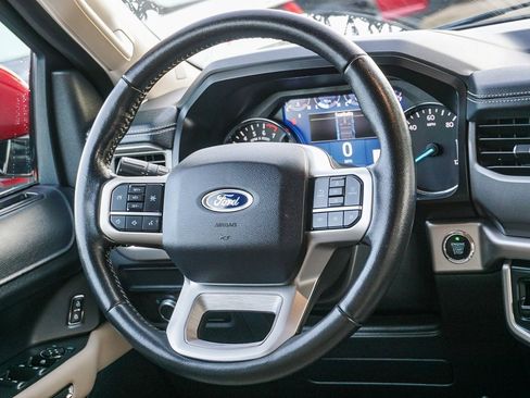 Used 2022 Ford Expedition XLT image 17