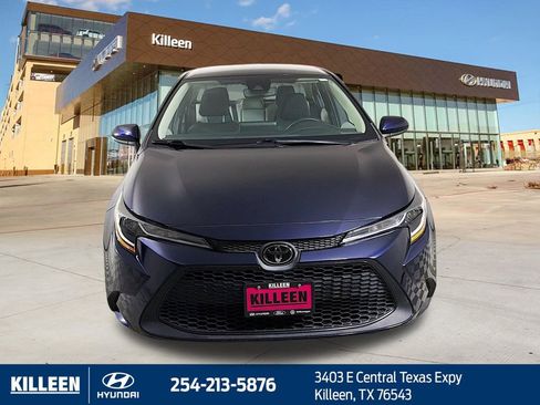 Used 2022 Toyota Corolla LE image 2