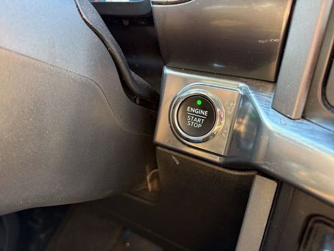 Used 2021 Ford F150 Lariat w/ Equipment Group 502A High image 21