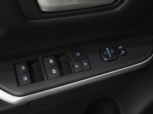 Used 2016 Toyota Camry SE FWD image 19