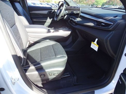 New 2025 Buick Enclave Sport Touring w/ Super Cruise Package image 9