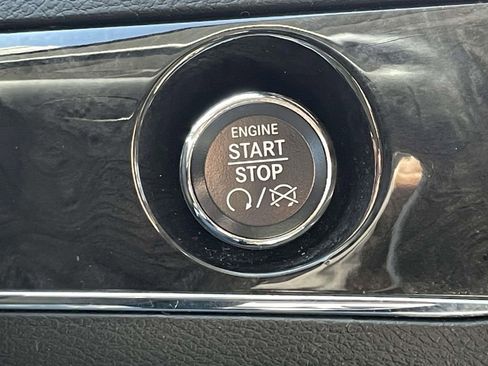 Used 2014 Chrysler Town & Country Touring-L w/ Driver Convenience Group image 30