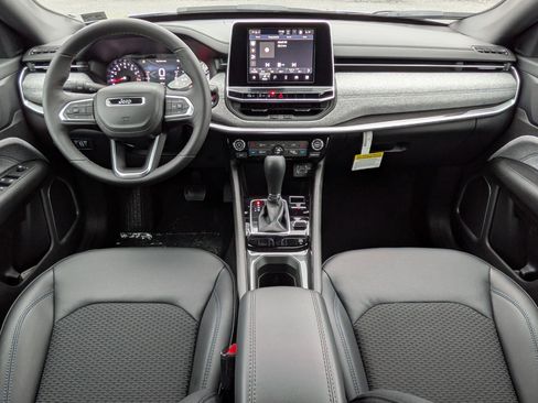 New 2026 Jeep Compass Latitude image 29