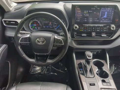 Used 2021 Toyota Highlander Platinum image 15