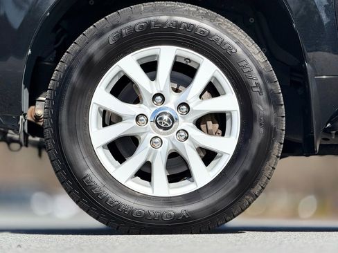 Used 2017 Toyota Land Cruiser image 17