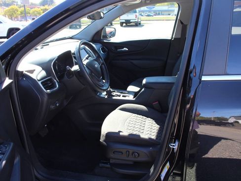 Used 2023 Chevrolet Equinox LT w/ Driver Convenience Package image 16