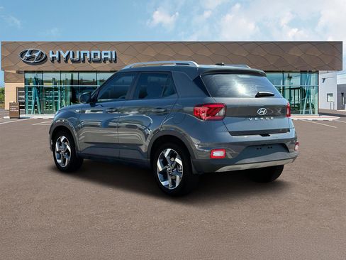 New 2025 Hyundai Venue SEL image 5