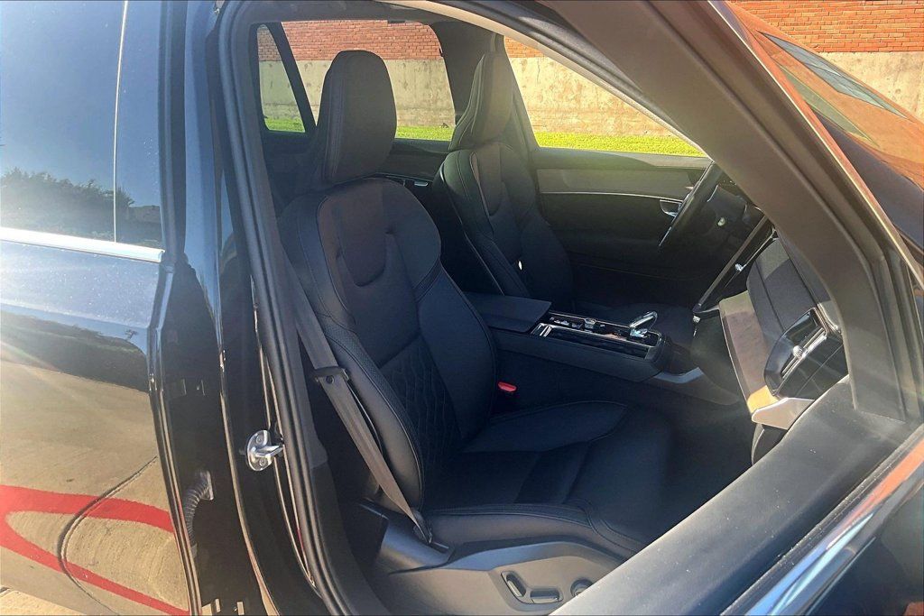 Certified 2026 Volvo XC90 B6 Plus AWD/4WD image 10