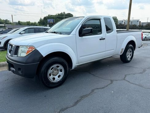 Used 2006 Nissan Frontier XE w/ (G01) XE Preferred Pkg RWD image 3