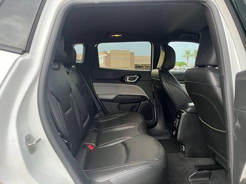 Used 2025 Jeep Compass Limited AWD/4WD image 15