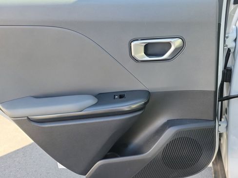Used 2025 Kia K4 LXS image 14