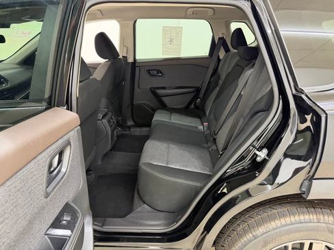 Used 2021 Nissan Rogue S AWD/4WD image 16