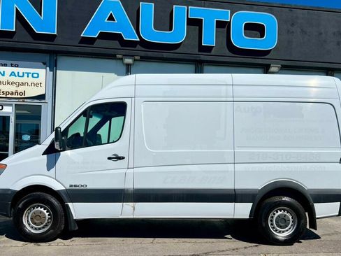 Used 2008 Dodge Sprinter 2500 RWD image 2